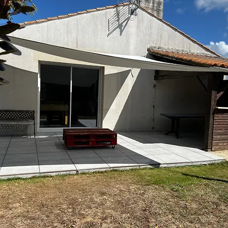 Du Moulin Girard 度假居 *