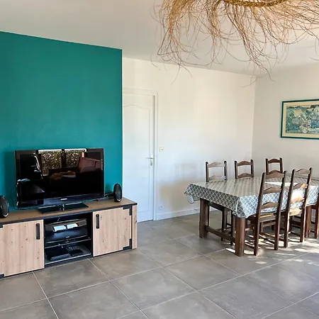 Du Moulin Girard ז'אר-סור-מר