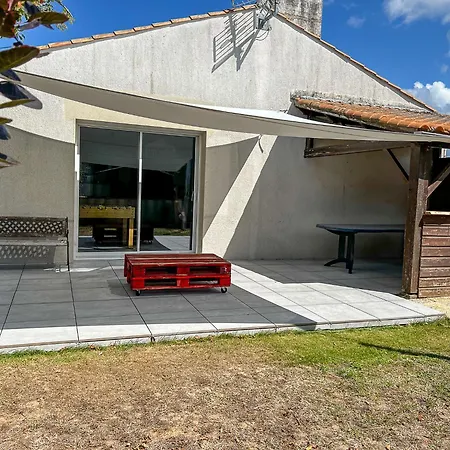 בית נופש Du Moulin Girard *